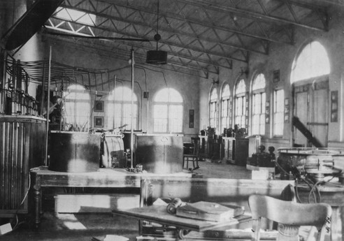 The experimental area of the Wardenclyffe lab.